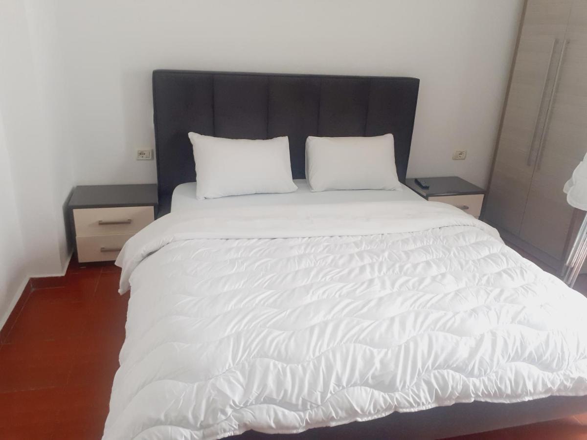 Anxhelos Hotel Himare Eksteriør bilde