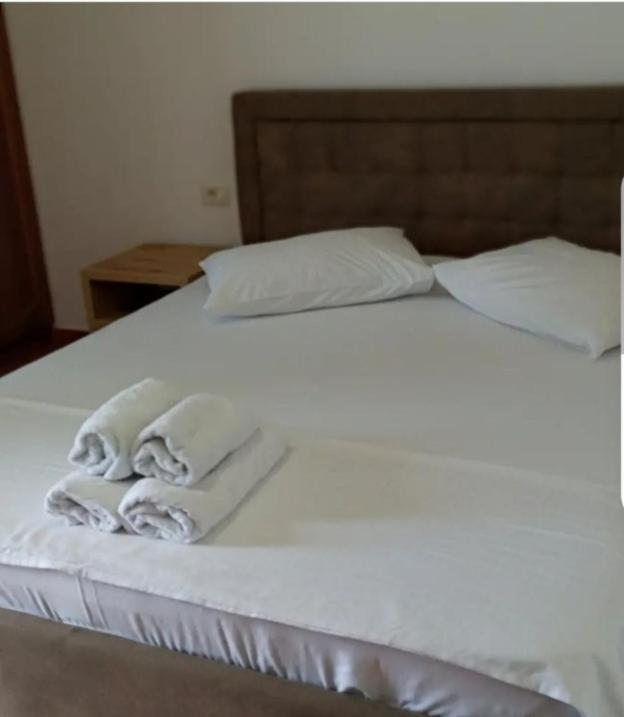 Anxhelos Hotel Himare Eksteriør bilde