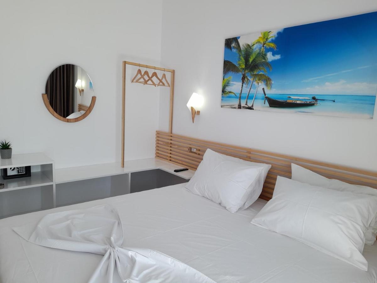 Anxhelos Hotel Himare Eksteriør bilde