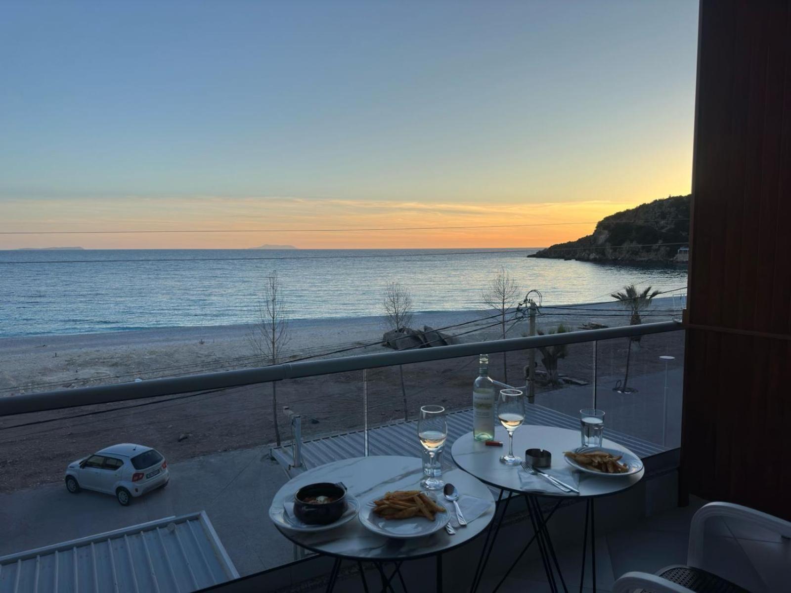 Anxhelos Hotel Himare Eksteriør bilde