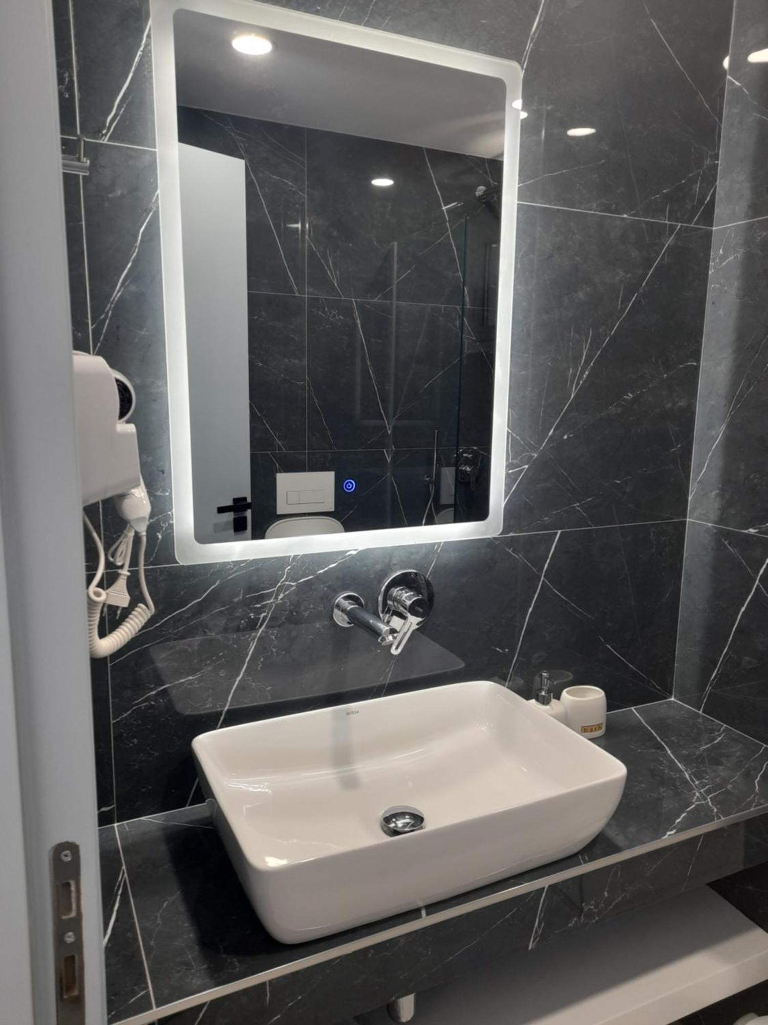 Anxhelos Hotel Himare Rom bilde